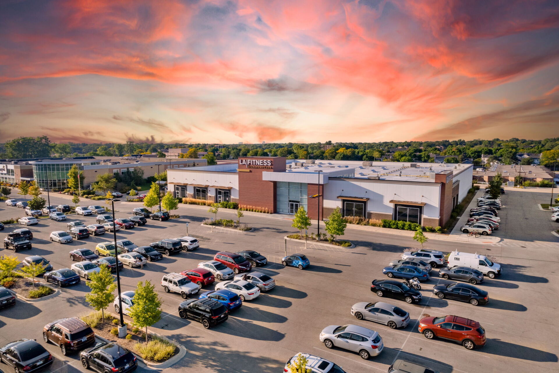 LA Fitness Westmont, IL Featured Listing NNN Fitness