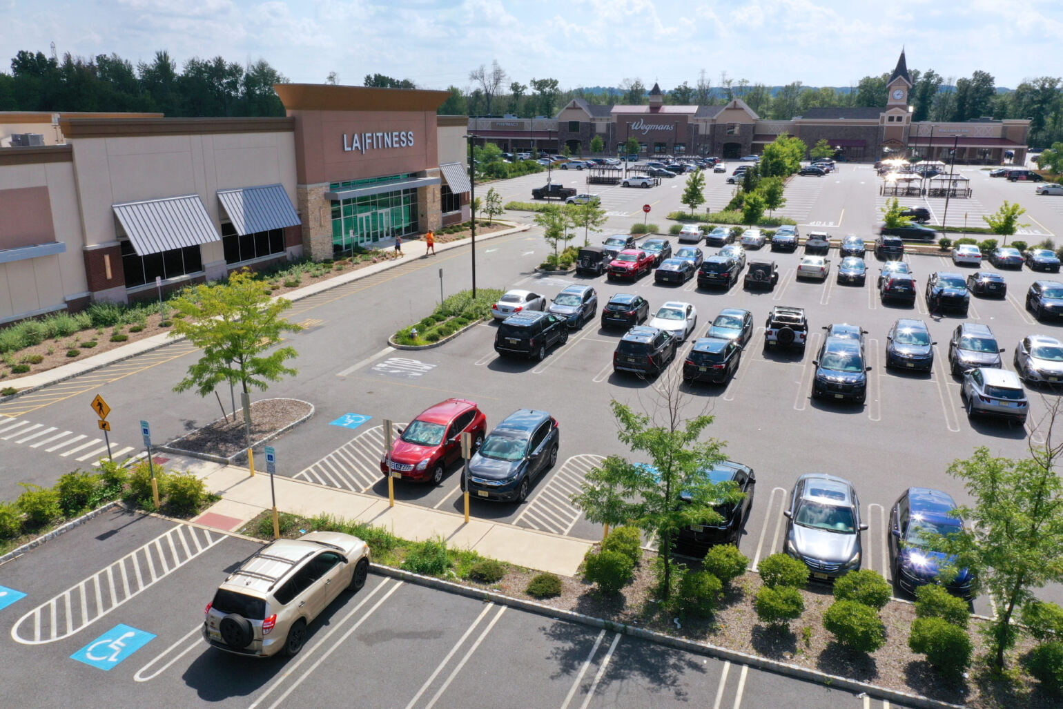 la-fitness-parsippany-troy-hills-featured-listing-nnn-fitness