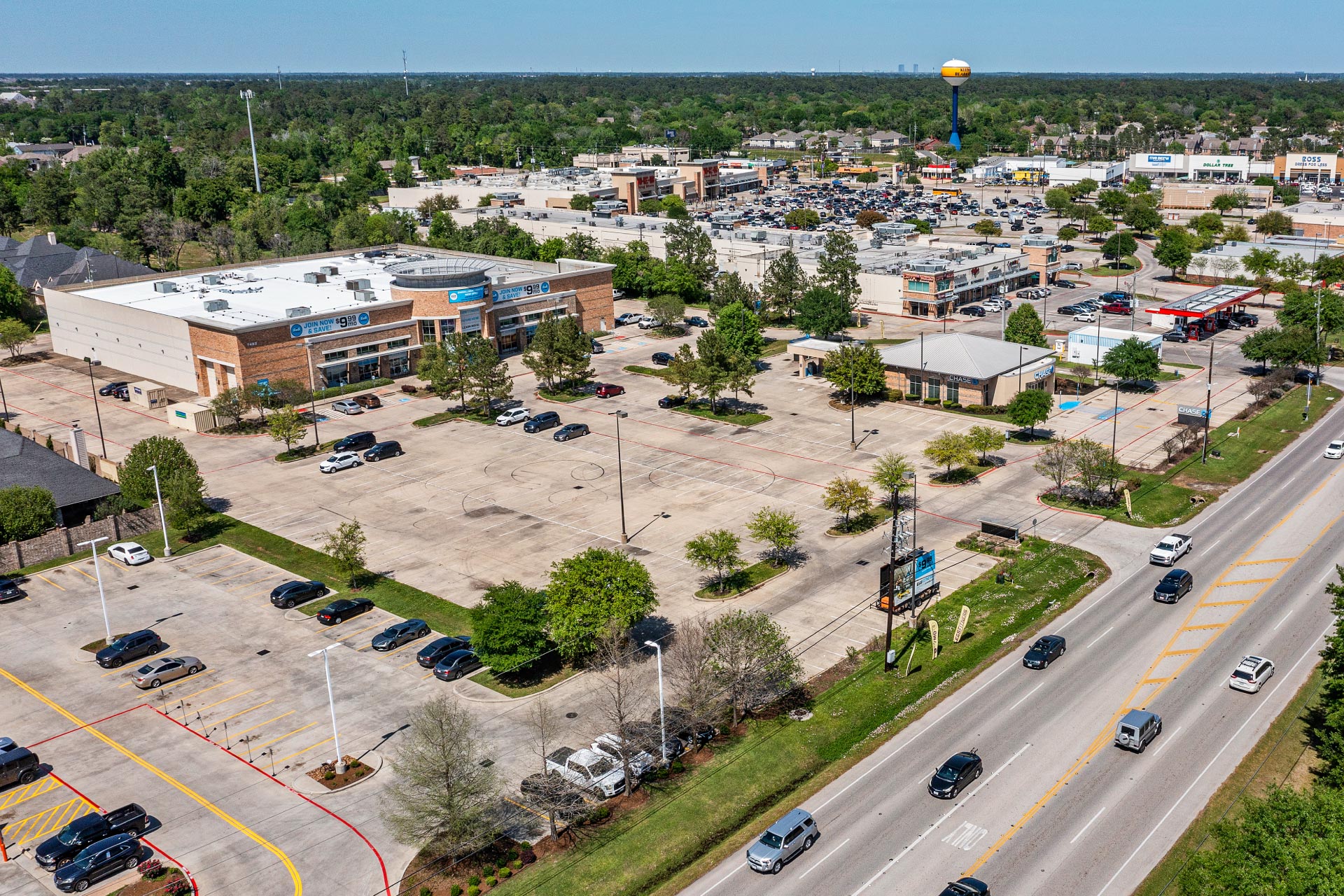 EōS Fitness - Spring, TX - Featured Listing - NNN Fitness