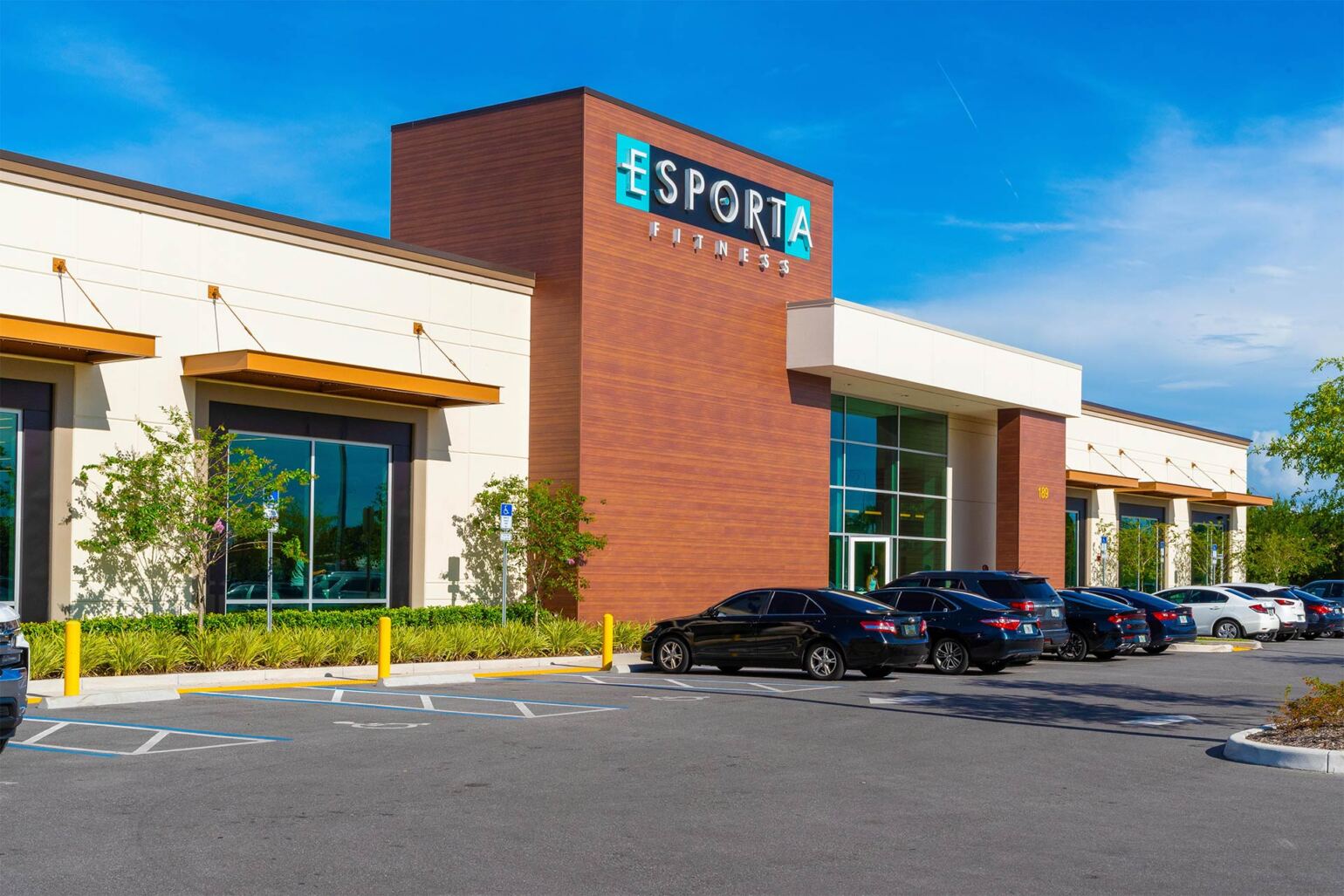 Esporta Fitness Orlando, FL Featured Listing NNN Fitness